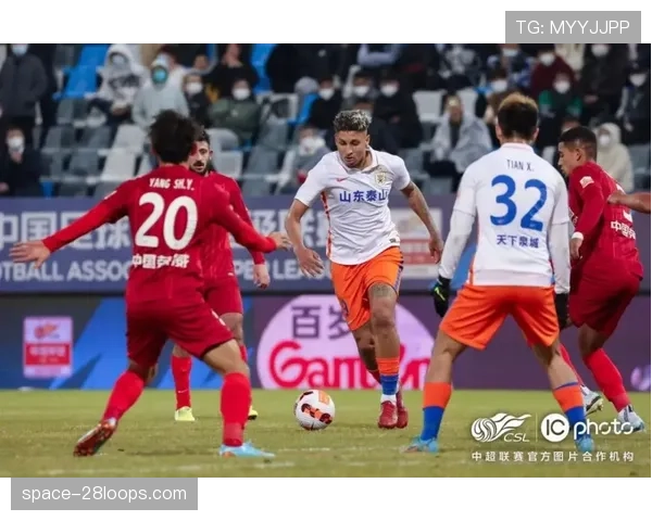 【2026年4月中超联赛·赛后·战报上海海港3-1力克山东泰山登顶积分榜，武磊攻入赛季第8球